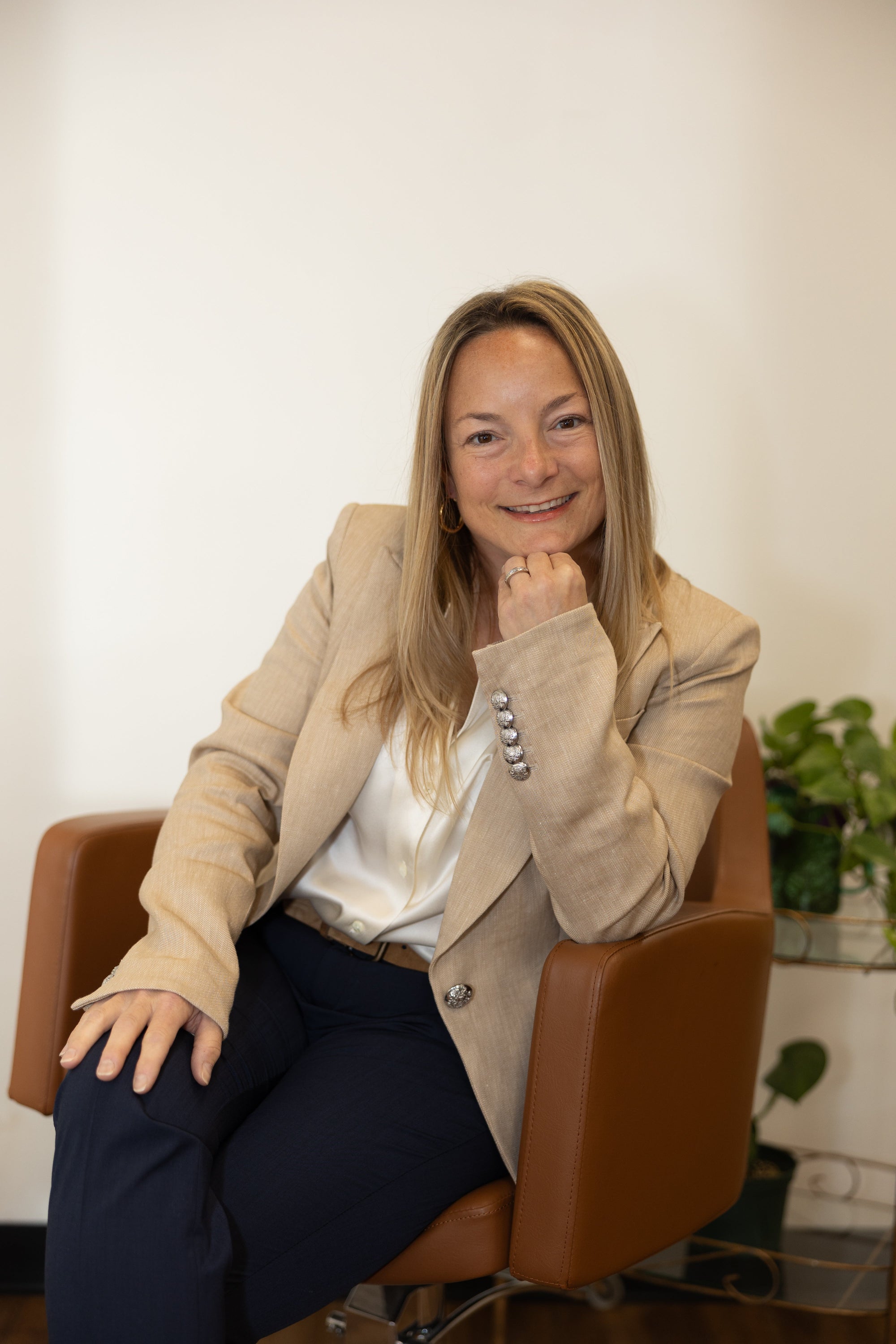 Women In Wellness: Candice Schutz Of Wholeistic Wellness On Five Lifestyle Tweaks That Will Help Support People’s Journey Towards Better Wellbeing