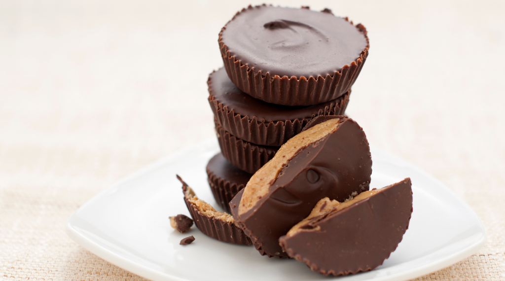 Raw chocolate almond butter cups