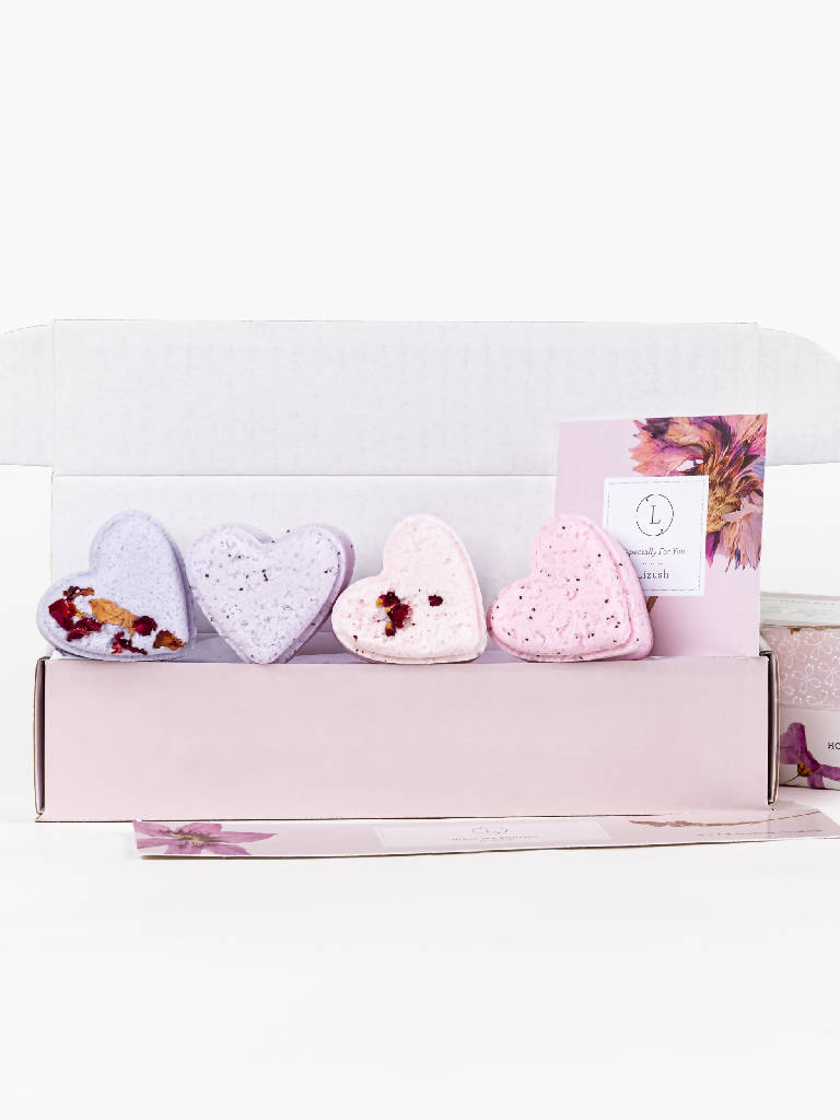 Perfect for Other's Day - 4 heart shaped Shower Steamers Gift Set+ 1 more free Heart!!!